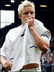 Leeds are interested in Newcastle United midfielder Alan Smith. Leeds are interested in Newcastle United midfielder Alan Smith.