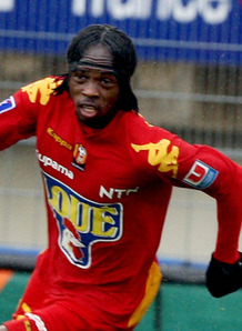 Gervinho snubs Newcastle in favour of Champions League football.