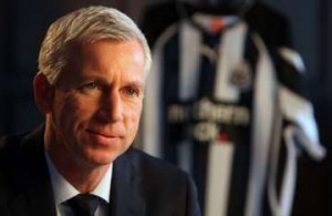 Pardew: Hopes success will keep players at the club